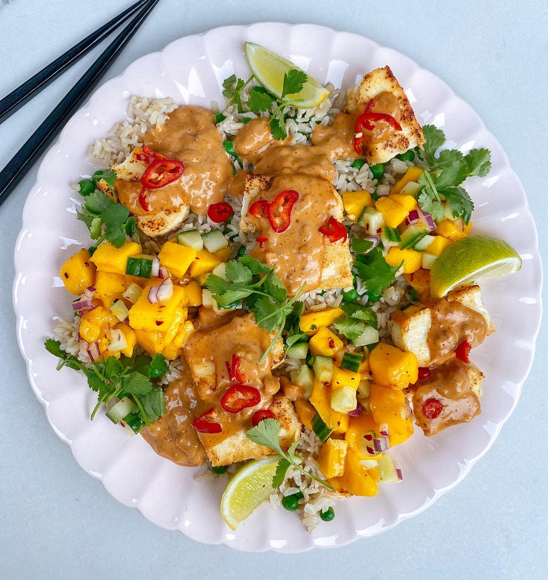 Peanut satay tofu with a mango salsa