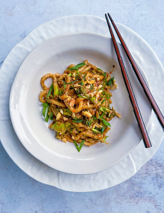 10 minute Broccoli peanut chilli noods