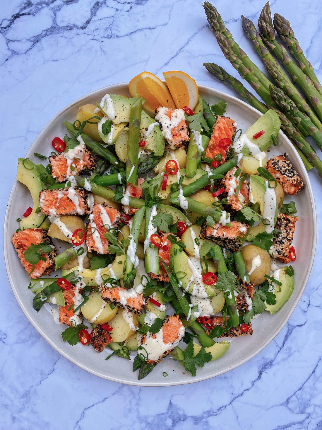 Salmon and asparagus salad with a sesame dressing